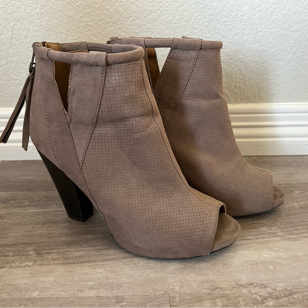 Qupid Booties from Lulu’s